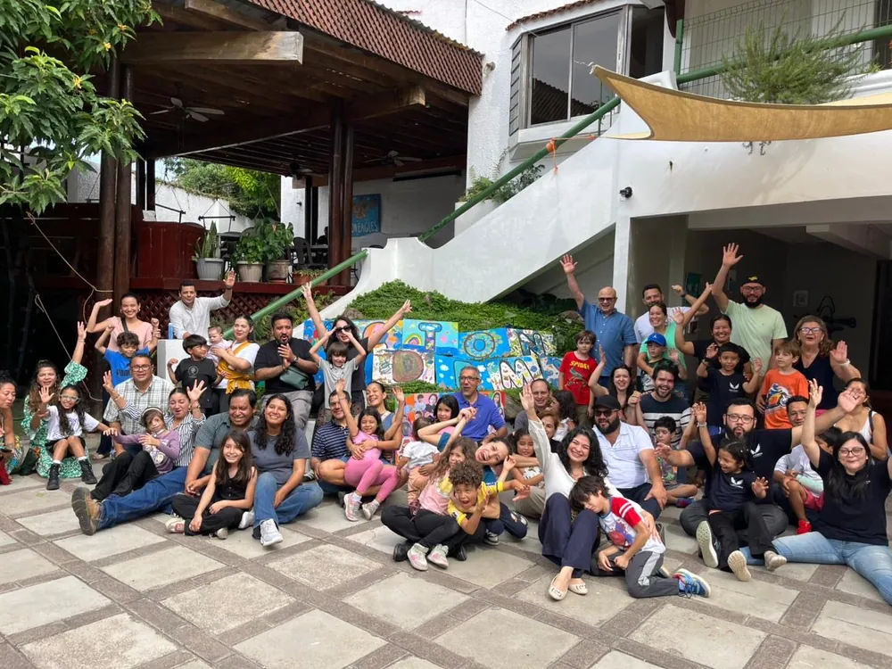 The whole Acton Academy El Salvador community, families and guides together